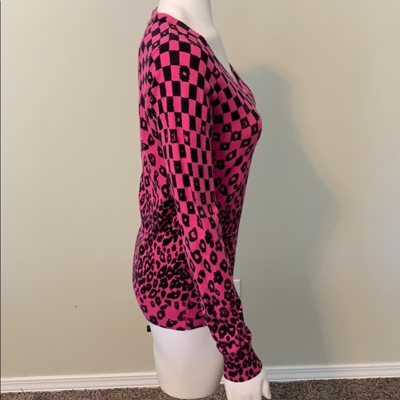 Volcom pink and black sweater sz S - Picture 5 of 8